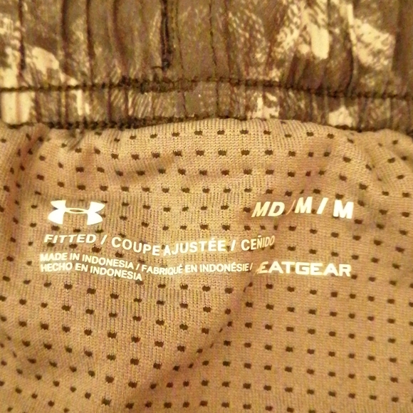 Under armour Combo t. Shirt and shorts - Picture 3 of 8